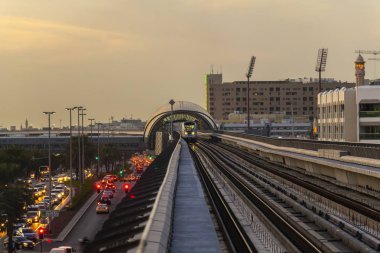 Dubai Metrosunda Yolculuk