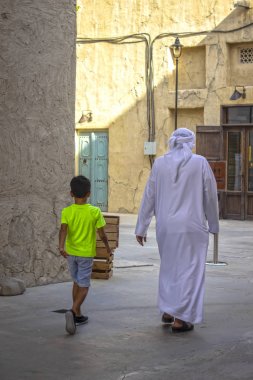Bir çocuk ile Arap