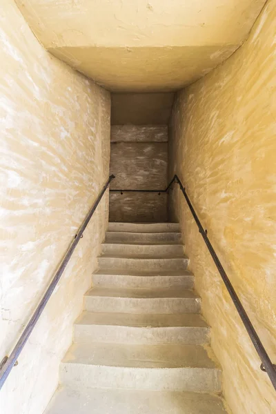 Escalera en el pasillo — Foto de Stock