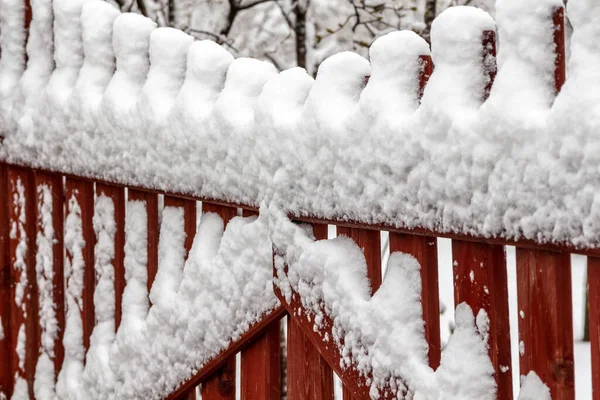 Recinzione Rurale Legno Ricoperta Neve Appena Caduta — Foto Stock