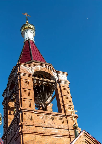 Cruz Dorada Cúpula Una Iglesia Ortodoxa — Foto de Stock