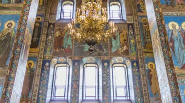 Kurtarıcının Kilisesi Kan Döküyor (Diriliş Katedrali)