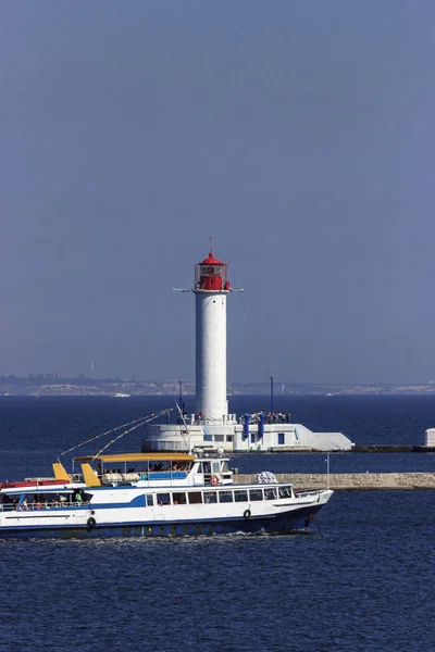 Faro Contra Cielo Azul —  Fotos de Stock