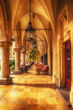 Krakow Pazar Meydanı'nda kemer, Polonya