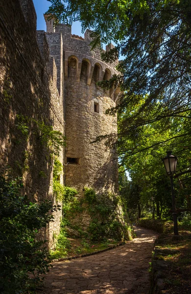 Passo Passo Parque Perto Muralha Fortaleza San Marino — Fotografia de Stock