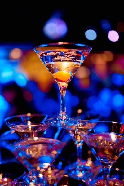 martini gözlük kokteyller ile dolu