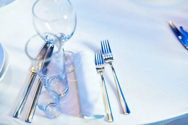 Table setting with cutlery and glass — Stock Photo, Image