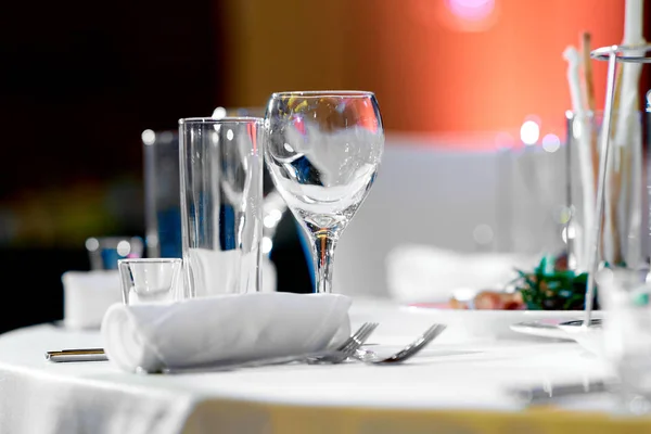 Table setting with cutlery and glass — Stock Photo, Image