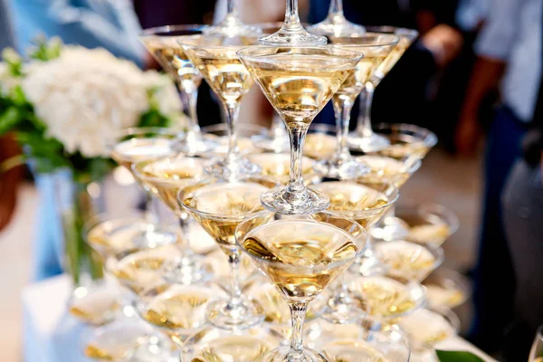 Martini tower on the table at a wedding — Stock Photo, Image