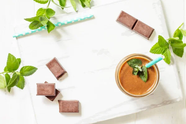 Batido Chocolate Batidos Sobre Fondo Madera Blanca Dieta Sana Jugosa —  Fotos de Stock