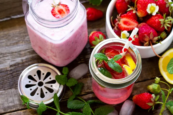 Desayuno dietético para el verano, concepto de comida vegana. Str fresco —  Fotos de Stock