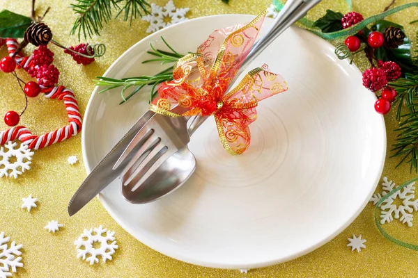 Christmas background. Christmas decoration table. Festive plate — Stock Photo, Image