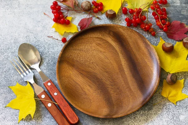 Configuração da mesa de outono. Conjuntos de mesa de Ação de Graças ou colheita de outono — Fotografia de Stock