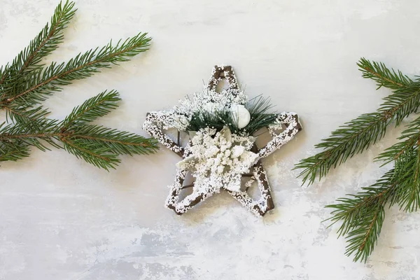 Zimní vánoční zázemí s jedlovými větvemi. Horní pohled. Free sp — Stock fotografie