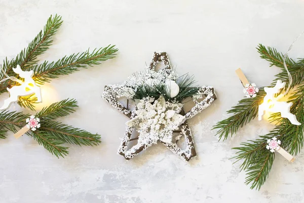 Zimní vánoční zázemí s jedlovými větvemi. Horní pohled. Free sp — Stock fotografie