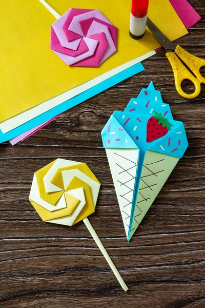 Gelato Carta Origami Lecca Lecca Tavolo Legno Progetto Artistico Bambini — Foto Stock