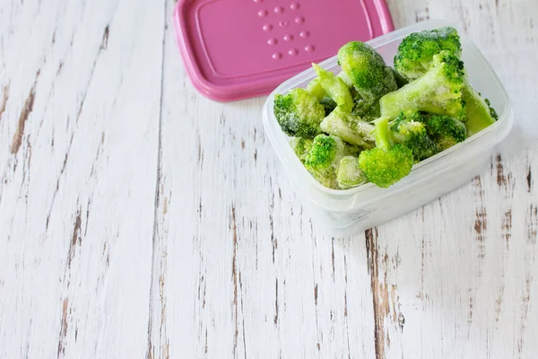 Healthy Food Frozen Containers Frozen Broccoli Copy Space — Stock Photo, Image