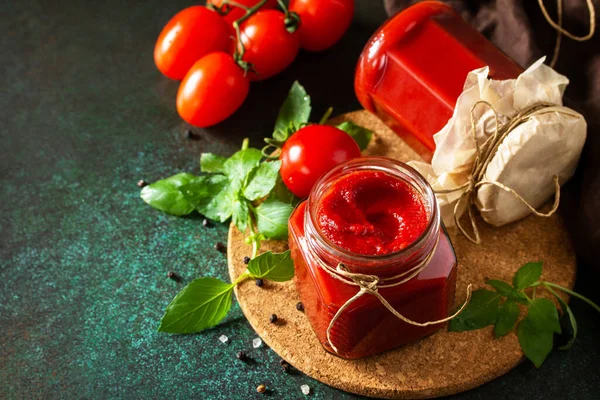 Tomato Paste Fresh Tasty Tomato Sauce Ripe Tomatoes Basil Stone — Stock Photo, Image
