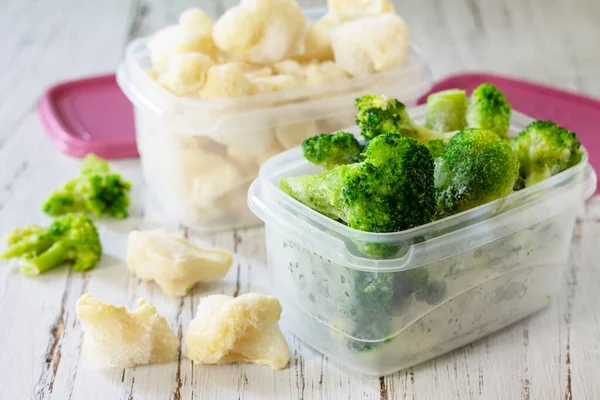 Comida Congelada Saludable Para Invierno Contenedores Con Coliflor Congelada Brócoli — Foto de Stock