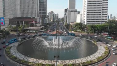 Selamat Datang anıtı ya da Jakarta anıtının hava görüntüsü klibi 4k çözünürlükte kaydedildi..