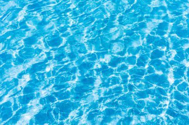 Hafif mavi su yüzey arka plan, arka plan için doğal deniz mavi su yüzey dalga güzel dalgalanma