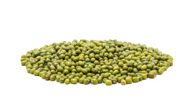 Diyet için mung fasulye veya yeşil fasulye doğal organik yüksek protein yiyecek yığını