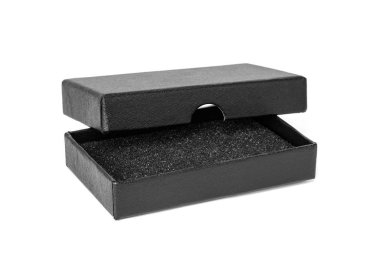 Beyaz arka plan üzerinde izole boş ambalaj açık siyah lamine kağıt karton