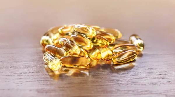 Ulei Pește Capsule Mai Mare Vitamine Omega3 Supliment Masa Lemn — Fotografie, imagine de stoc