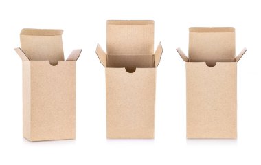 kraft kağıt kutusu beyaz arka plan üzerinde izole