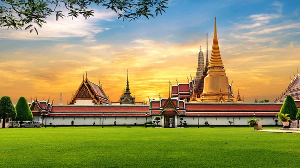 Wat Phra Kaew Tempel Emerald Buddha Smukke vartegn i Bangkok Thailand - Stock-foto