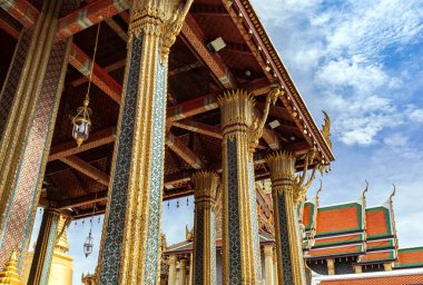 Wat Phra Kaew Tapınağı Zümrüt Buda Tayland en popüler dönüm noktası.