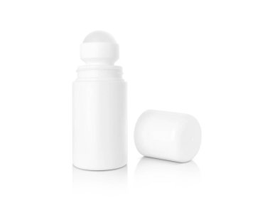 Deodorant ürün tasarımı için beyaz ambalaj şişesi kırpma yolu ile beyaz arka planda izole edilmiş model.