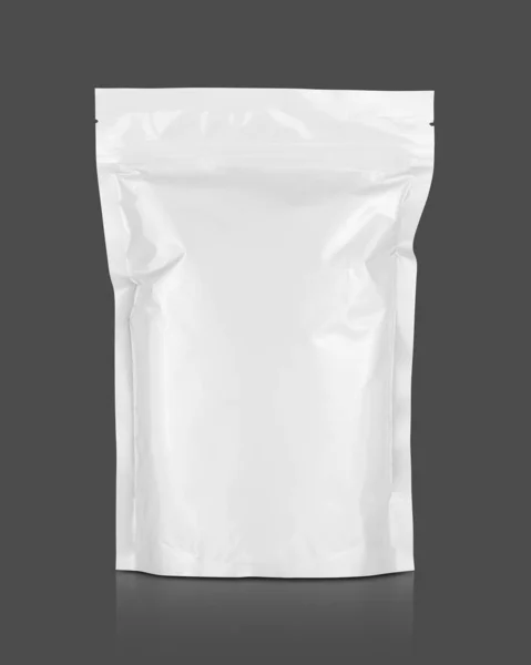 Пустая Упаковка Белый Алюминиевый Пакет Фольга Молния Сером Фоне Вырезкой — стоковое фото