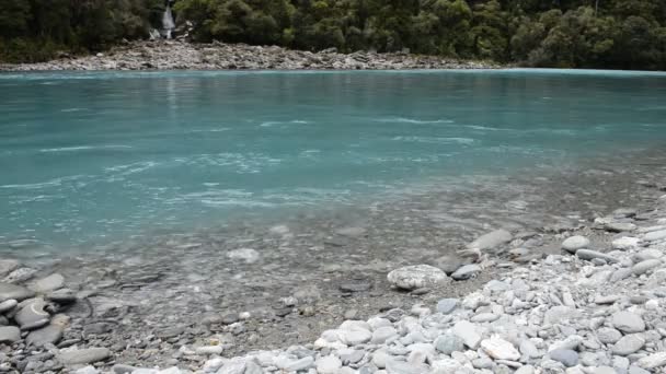 Turquoise water and waterfalls of Roaring Billy Falls, New Zealand — Stock Video