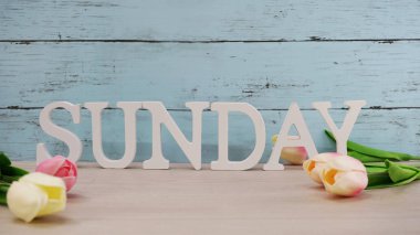 Pazar alfabesi mektubu alan arka plan ile