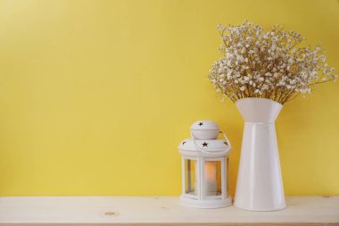 Uzay kopya arka plan ile güzel kurutulmuş çiçek buketi