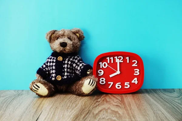 Cute Teddy Bear Clock Blue Background — Stock Photo, Image