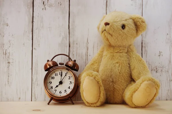 Teddy Bear Alarm Clock Space Copy Wooden Background — Stock Photo, Image
