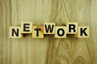 ahşap küpleri harf alfabe ile yapılan ağ kelime