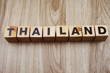 Tayland kelime harf alfabe ahşap arka plan üzerinde
