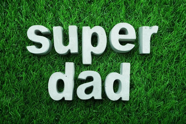 Super Papà Fatto Alfabeto Cemento Vista Dall Alto Erba Verde — Foto Stock