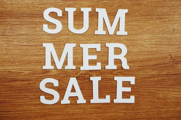 Von Oben Sommer Verkauf Buchstaben Alphabet Buchstaben Auf Holz Hintergrund — Stockfoto