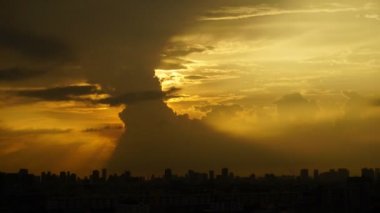 Şehir Sunset alacakaranlık zaman atlamalı Panorama görünümü