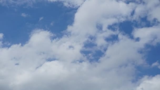 Tiempo Lapso Cielo Azul Fondo Con Nubes Blancas — Vídeos de Stock