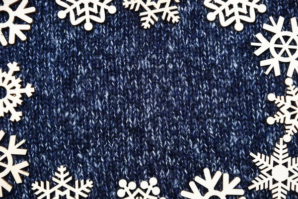 Weihnachten Rahmen Von Schneeflocken Auf Gestricktem Hintergrund Textur — Stockfoto