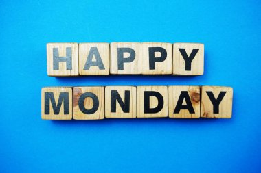 Mavi arka plan üzerinde Happy Monday metin alfabesi harfi