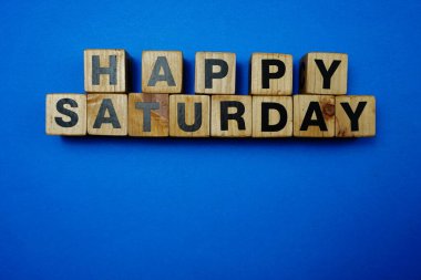 Mavi arkaplanlı mutlu Cumartesi alfabesi harfleri