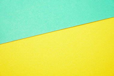 Yeşil naneli ve sarı desenli geometrik arkaplan