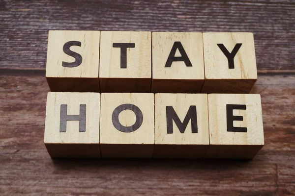 Stay Home Abeceda Písmeno Dřevěném Pozadí — Stock fotografie