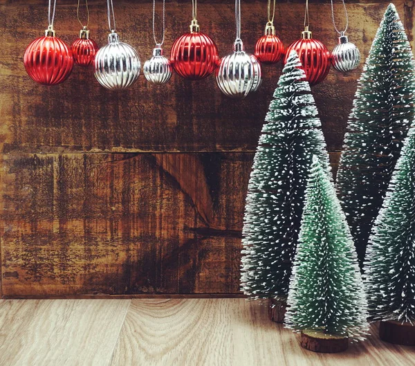 Decoración Fondo Festivo Con Árbol Navidad Conos Pino Sobre Fondo —  Fotos de Stock